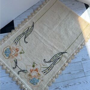 Vintage Embroidered Floral Table Runner - Cream 36in